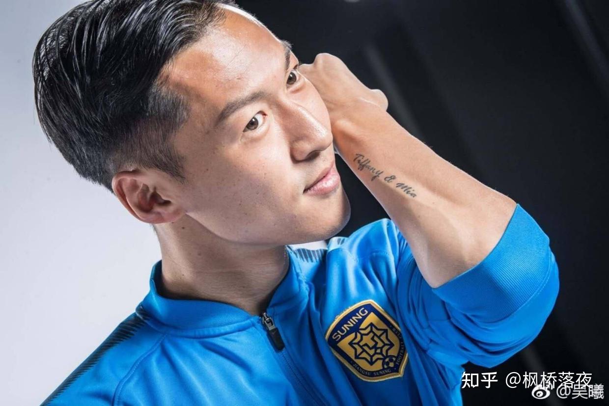 关于一位老将在关键时刻挺身而出，带领球队取得胜利的信息