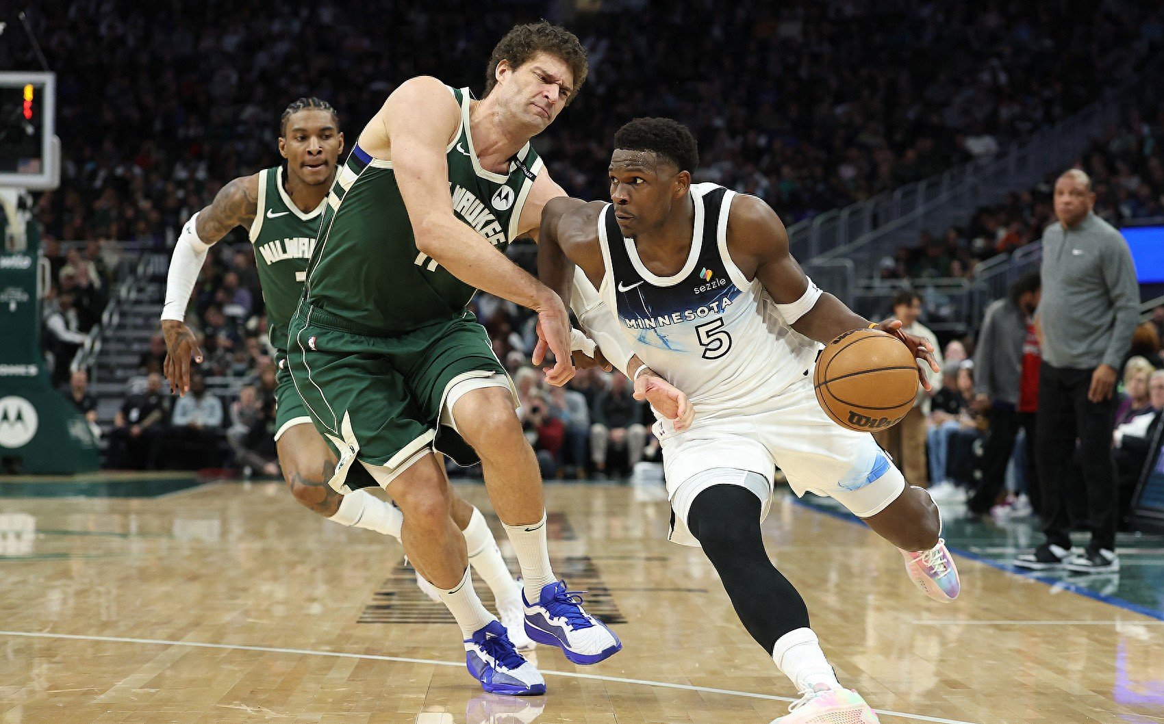 爱游戏亚洲官网-森林狼客场击败魔术，豪取五连胜