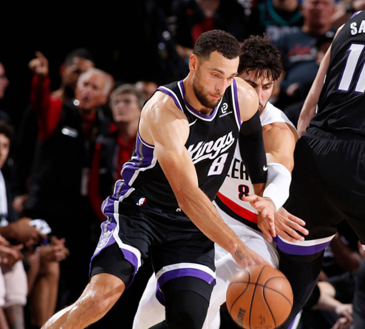 爱游戏-公牛惜败开拓者，拉文独得35分