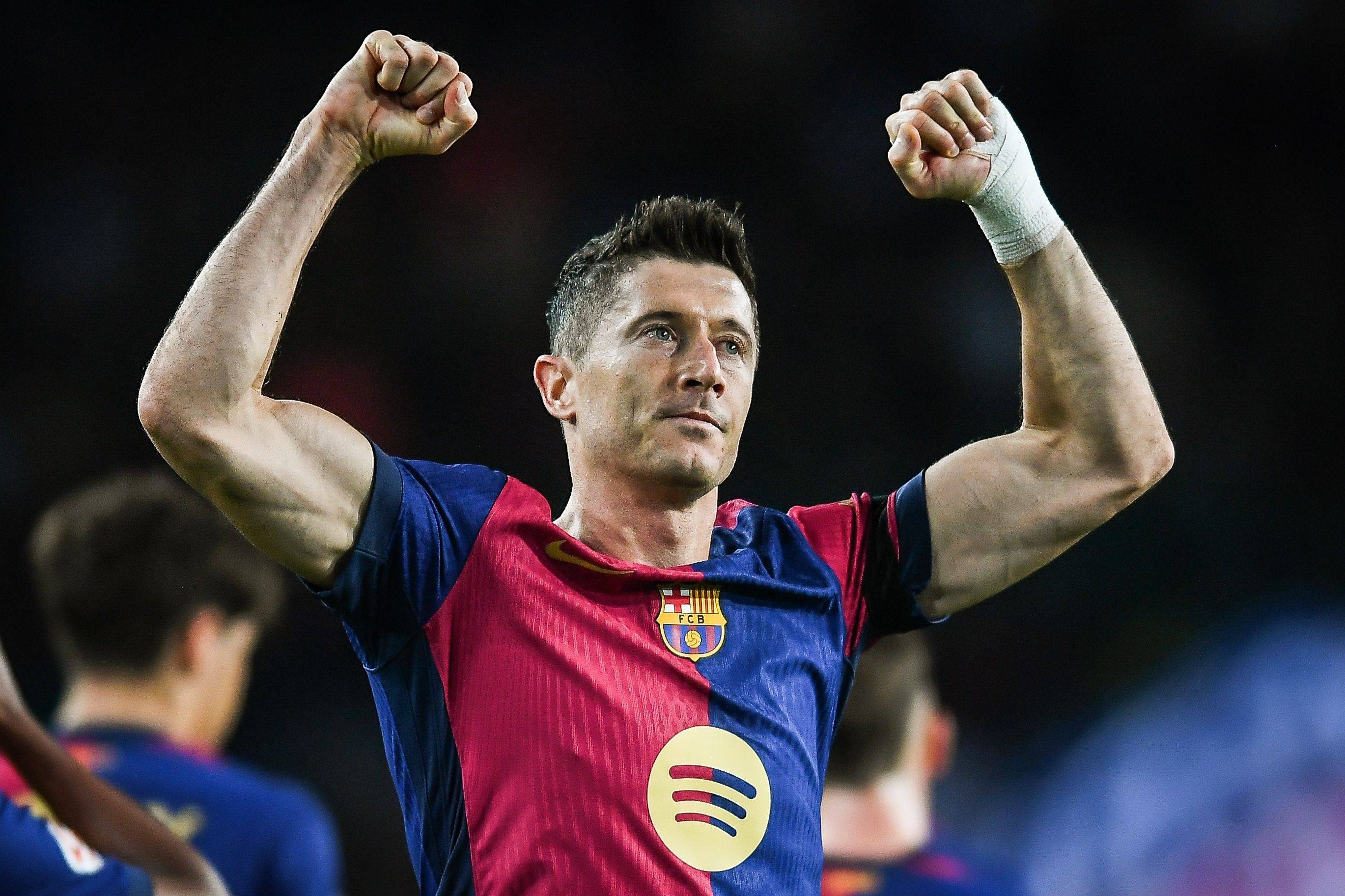 莱万神奇进球成为比赛焦点,球迷热议不已的简单介绍 莱万神奇进球成为比赛焦点,球迷热议不已的简单介绍