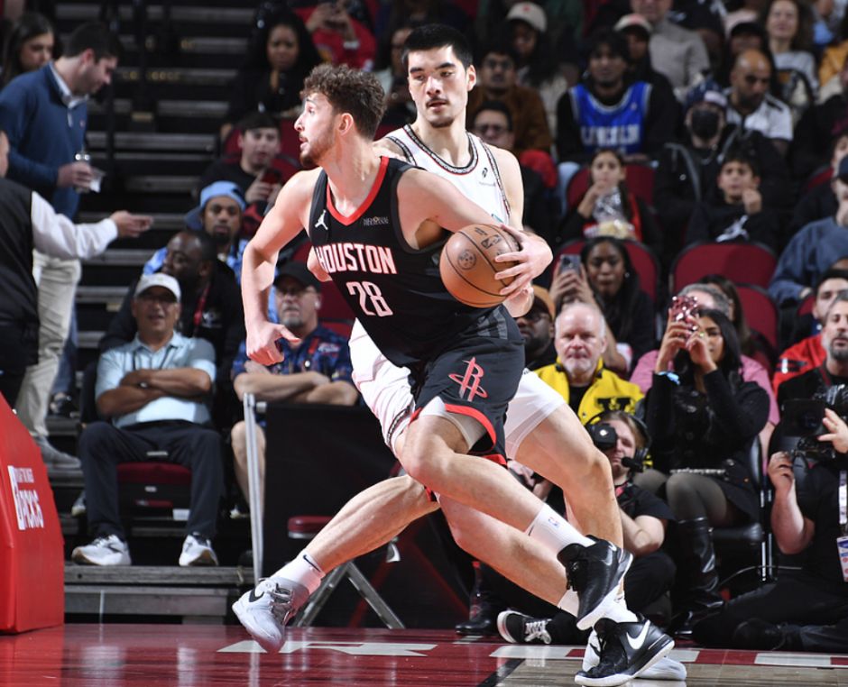 爱游戏亚洲官网-灰熊主场负火箭，季后赛梦碎